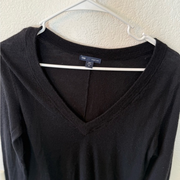 GAP Black Fitted Long Sleeve Blouse with Classic Neckline size L - Picture 3 of 8